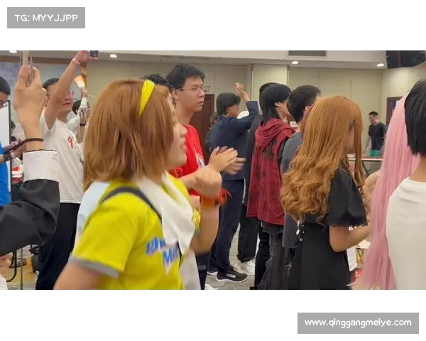 法甲球迷应援文化探索:激情与创意的交织与传承 法甲球迷应援文化探索:激情与创意的交织与传承